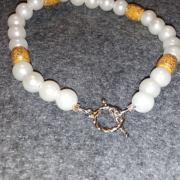 Unisex white bead bracelet 2 - Picture 3 of 3